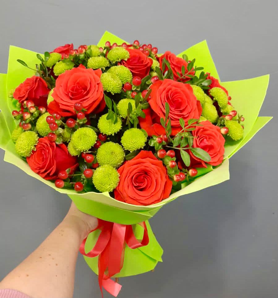 Букет цветов из: Хризантемы и Розы в Петрово-Дальнее