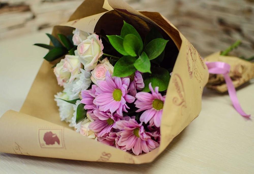 Букет цветов из: Розы и Хризантемы в Петрово-Дальнее