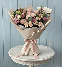 Букет цветов из:  Розы и Лизиантусы в Петрово-Дальнее