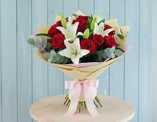 Букет цветов из:  Лилии и Розы в Петрово-Дальнее