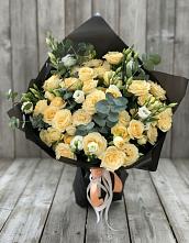 Букет цветов из:  Розы и Лизиантусы в Петрово-Дальнее