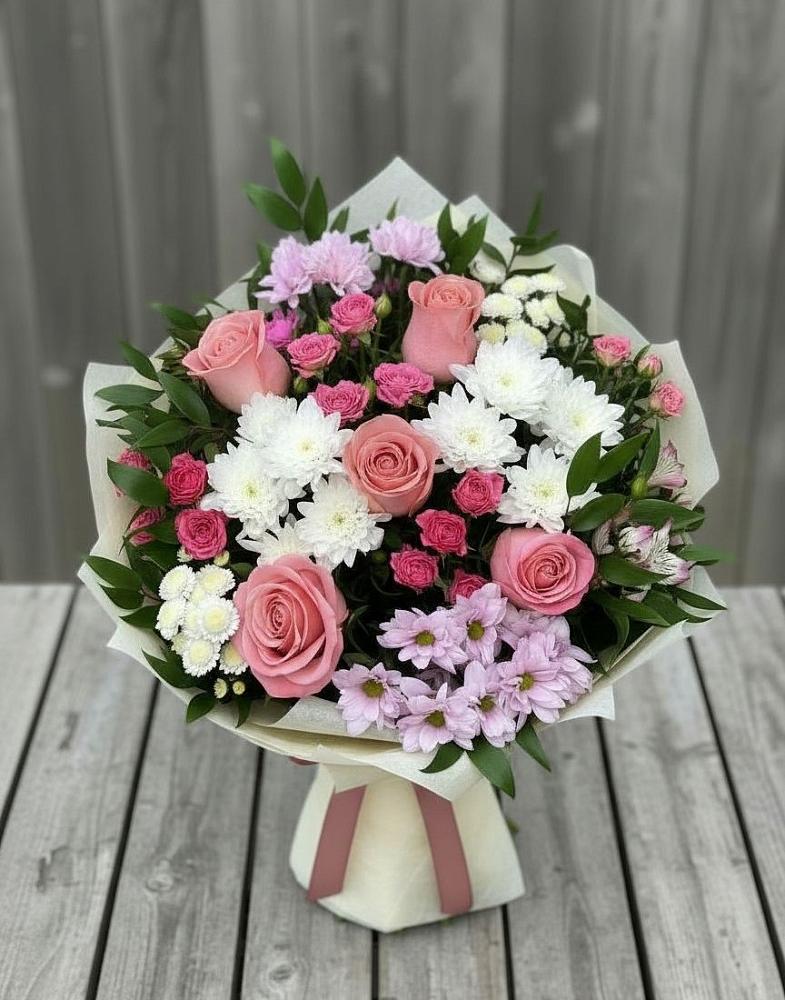 Букет цветов из: Альстромерии, Гвоздики, Розы и Хризантемы в Петрово-Дальнее