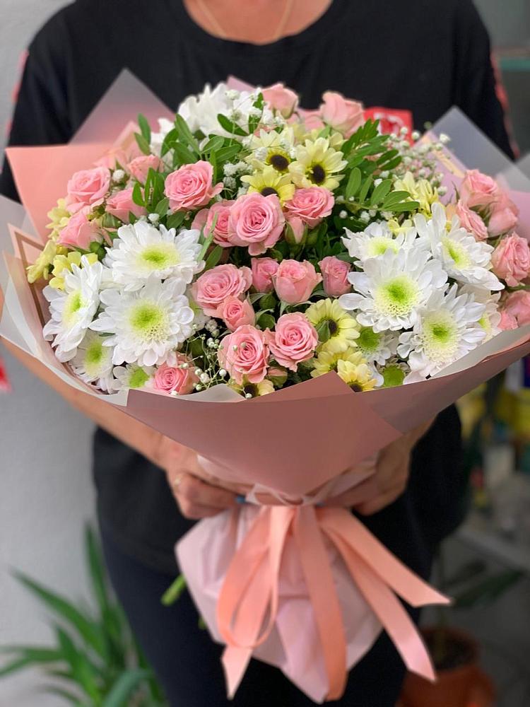 Букет цветов из: Розы и Хризантемы в Петрово-Дальнее