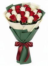 Букет Микс из красных и белых роз #REPLACE_PRED# Петрово-Дальнее