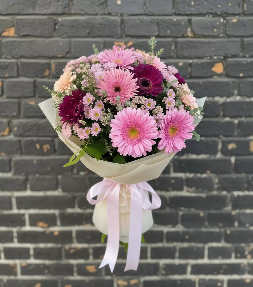 Букет цветов из: Герберы и Хризантемы в Петрово-Дальнее