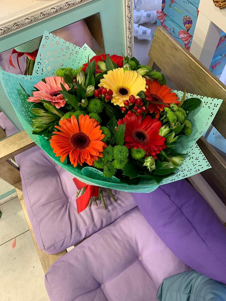 Букет цветов из: Герберы, Хризантемы и Альстромерии в Петрово-Дальнее