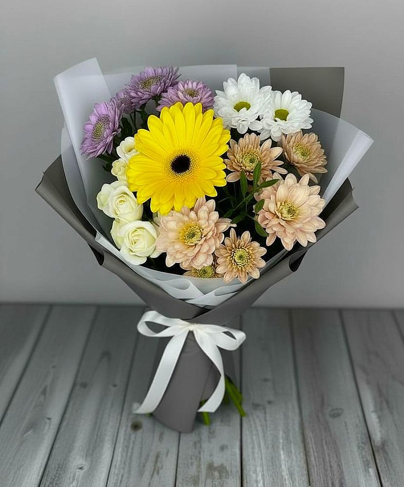 Букет цветов из: Розы, Герберы и Хризантемы в Петрово-Дальнее