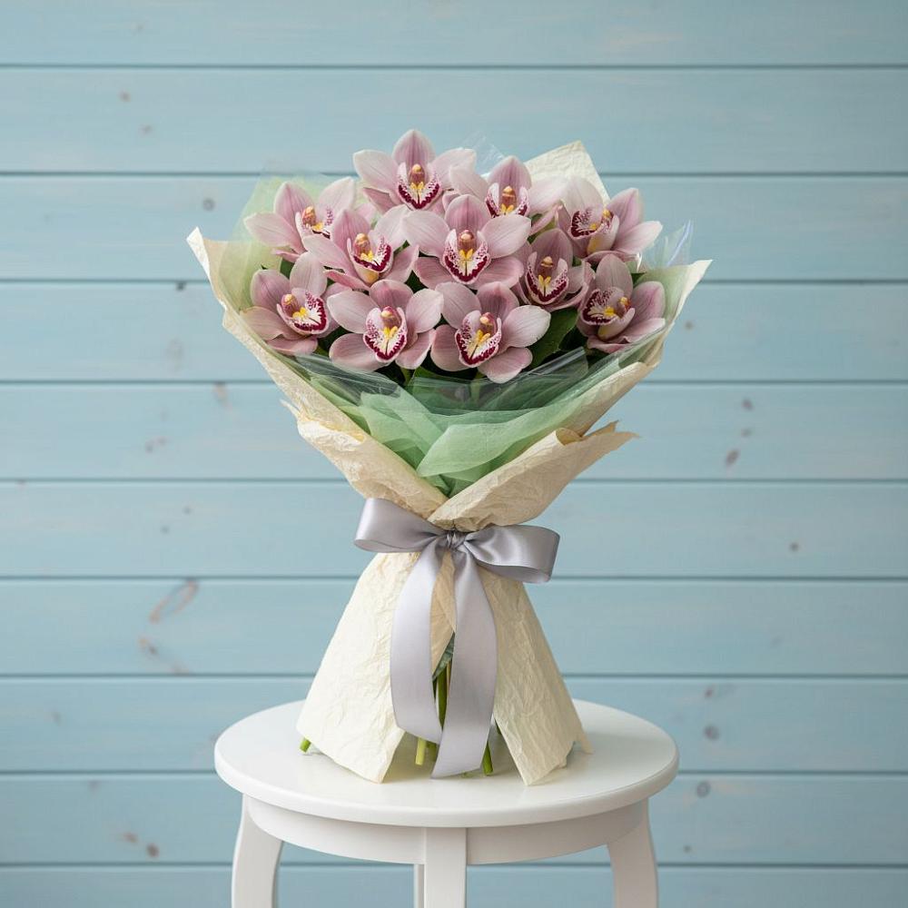 Букет цветов из: Орхидеи и Розы в Петрово-Дальнее