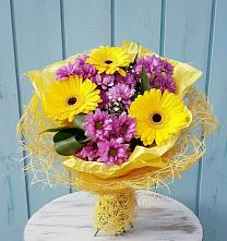 Букет цветов из:  Хризантемы и Герберы в Петрово-Дальнее