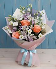 Букет цветов из:  Лизиантусы, Розы, Альстромерии и Гипсофила в Петрово-Дальнее