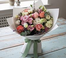 Букет цветов из:  Розы, Лизиантусы и Гвоздики #REPLACE_PRED# Петрово-Дальнее