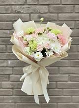 Букет цветов из:  Гвоздики, Розы, Лизиантусы и Хризантемы #REPLACE_PRED# Петрово-Дальнее