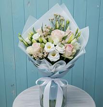 Букет цветов из:  Розы и Лизиантусы в Петрово-Дальнее