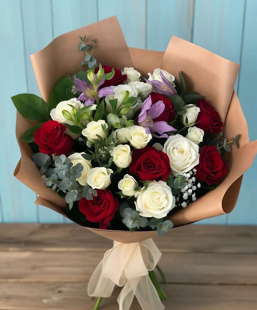 Букет цветов из: Розы и Альстромерии в Петрово-Дальнее