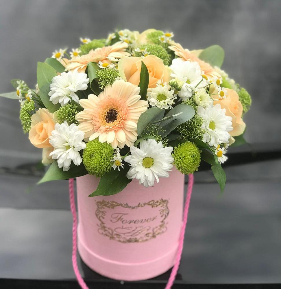 Цветочная композиция из Розы, Герберы и Хризантемы в шляпной коробке в Петрово-Дальнее