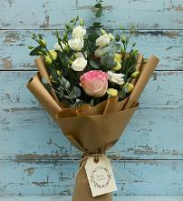 Букет цветов из:  Розы и Лизиантусы в Петрово-Дальнее