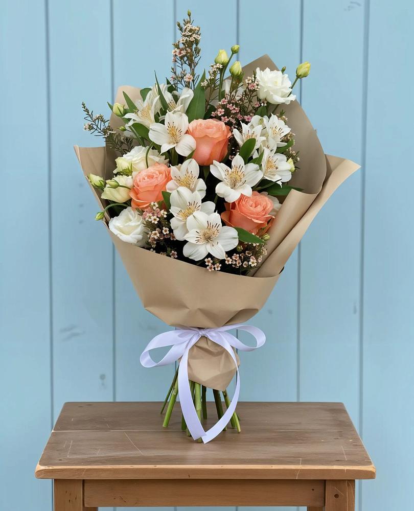 Букет цветов из: Альстромерии, Лизиантусы, Розы и Хризантемы в Петрово-Дальнее