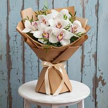 Букет цветов из:  Орхидеи и Розы в Петрово-Дальнее